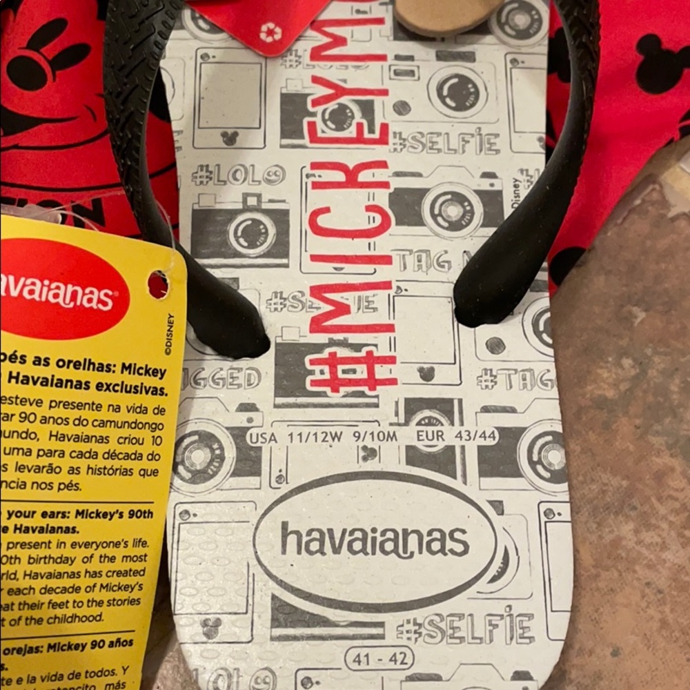 Havaianas Mickey Mouse Special Edition 90th NWT! - Picture 4 of 7